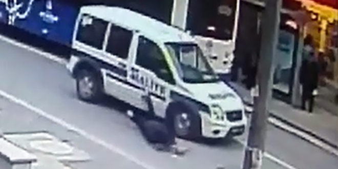 Maliye'ye ait aracın çarptığı lise öğrencisi yaralandı