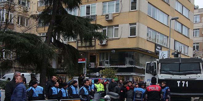 İstanbul'da iki belediyenin zabıtaları karşı karşıya geldi