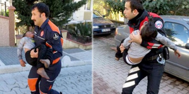 İtfaiye ve polisin, çocuğu Ambulans'a yetiştirme çabası