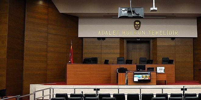 FET� san��� eski komutan hakim kar��s�nda