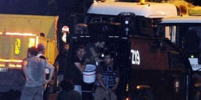 İstanbul, Ataşehir'de gaspçılar ile polis arasındaki çatışma