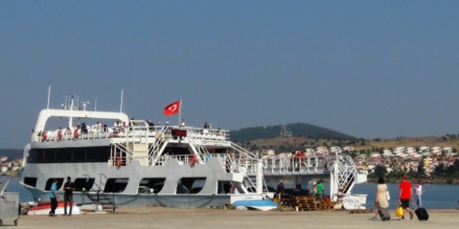 Midilli Adası'na tatilci ilgisi