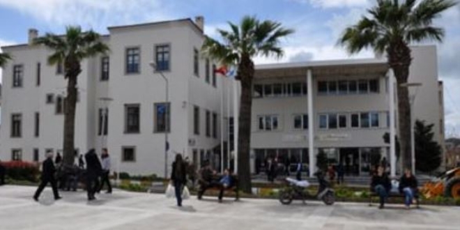 Belediyeye gönderilen paketten rüşvet çıktığı iddiası