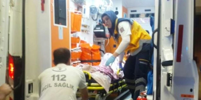 İki otomobil kafa kafaya çarpıştı: 1 ölü, 7 yaralı
