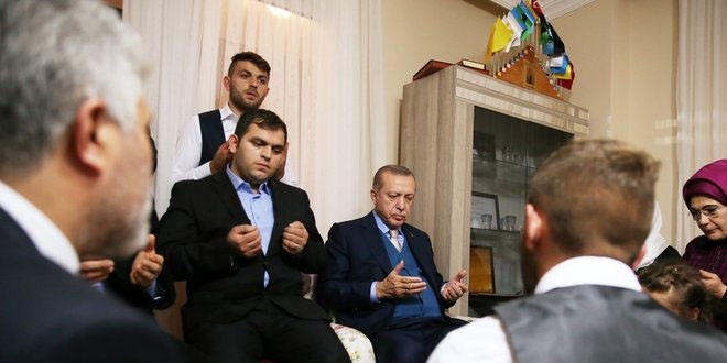 Cumhurbaşkanı Erdoğan, şehit ailesini ziyaret etti