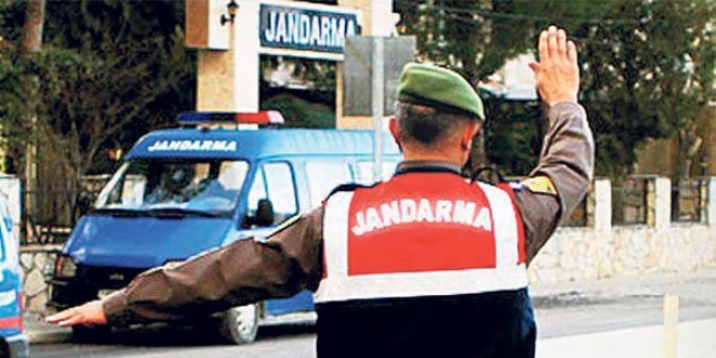 Otomobil hırsızlarını jandarma yakaladı