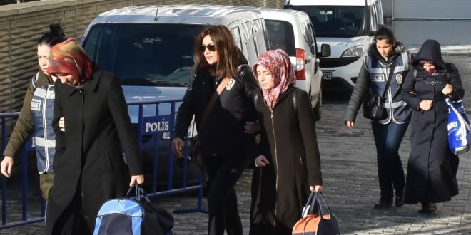 Samsun'da FETÖ'den gözaltına alınan 9 zanlı adliyeye sevk edildi