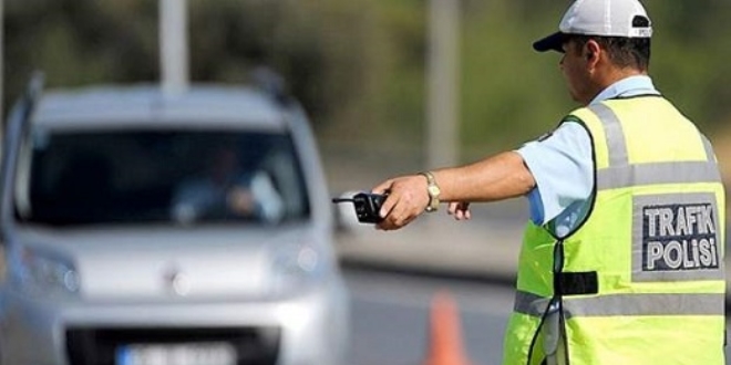 Dur ihtar�na uymay�nca, kovalamaca sonras� yakaland�lar