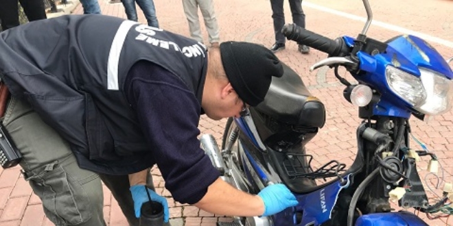 Motosikleti �nce �ald�lar sonra b�rak�p ka�t�lar