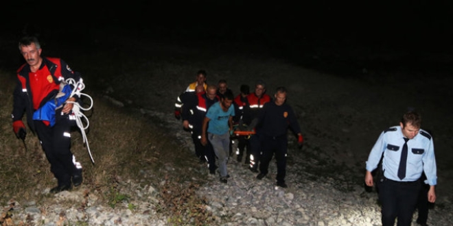 Üniversite öğrencisi 50 metrelik uçurumdan düştü