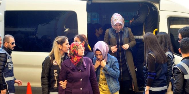 Adana Bylock kullancs 7 kiiden 1'i tutukland