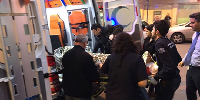 E�ini yaralad�, yan�ndaki ki�iyi �ld�rd�