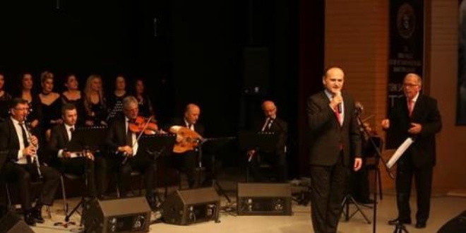 'Gül Ağacı Değilim' şarkısını okuyan müdür görevden alındı