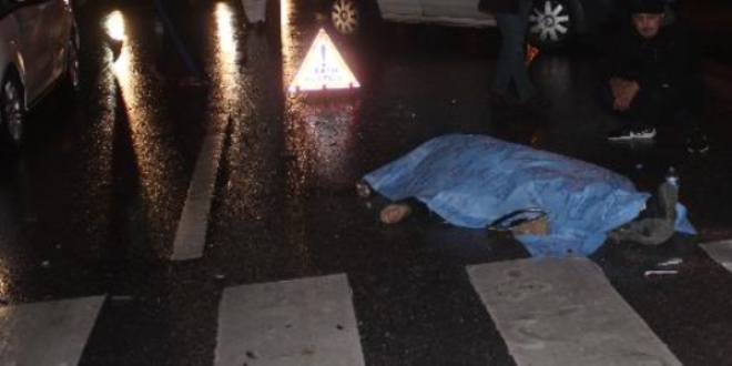 Antalya'da 1 kiinin lmyle sonulanan kazada vatandalar otobs talad