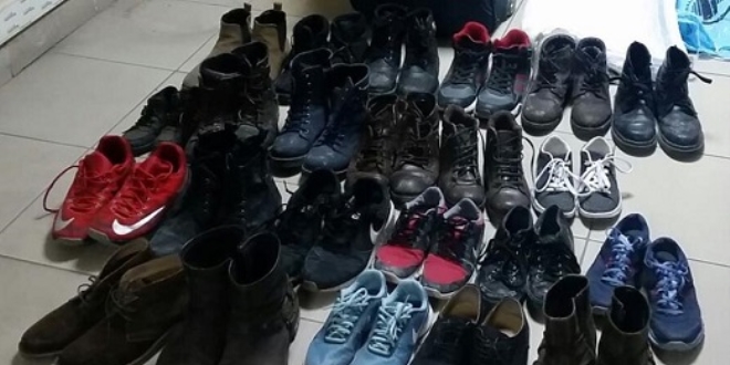Evlerinden 24 çift çalıntı ayakkabı çıktı
