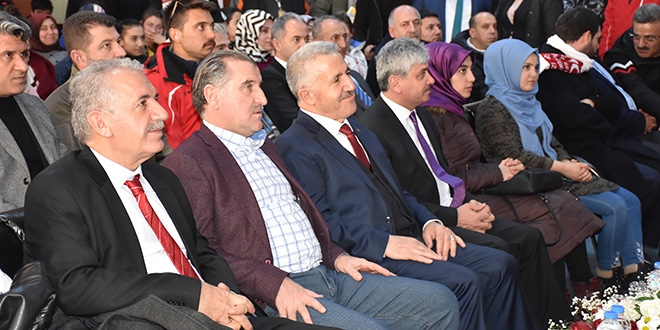 Bakanlar Arslan ve Bak lise ��rencileriyle bulu�tu