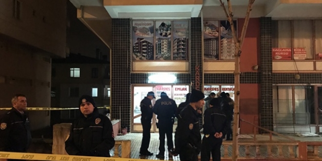 T�fekle vurulan 20 ya��ndaki gen� hayat�n� kaybetti