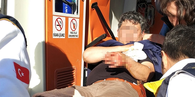 Polis memuru silahını temizlerken kazara vuruldu