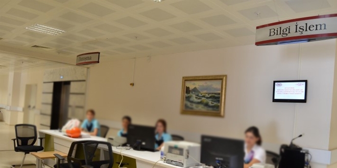 Hastane bilgi işlem personeli kadroya geçemeyecek