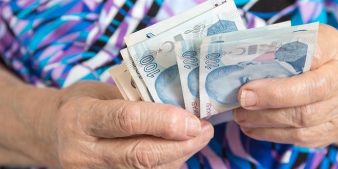 Sigortasız yaşlılara 1395 lira maaş