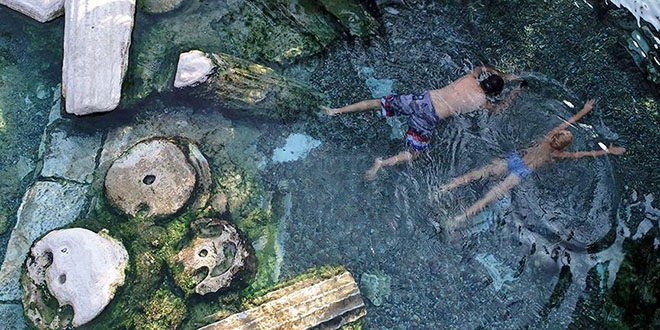 'Beyaz cennet'in antik havuzunda kapl�ca keyfi