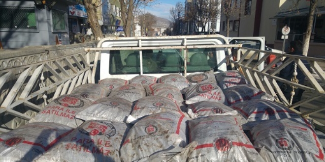Kars'ta yardım için verilen kömürü çaldılar