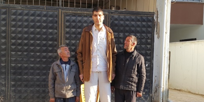 Trkiye'nin en uzun ikinci adam kadroya gemek iin bavuru yapt