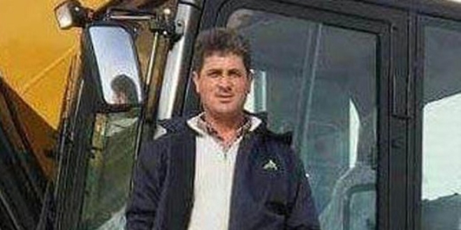 Üzerine kaya parçası düşen kepçe operatörü öldü