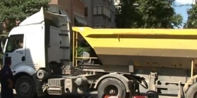 Kadıköy'de hafriyat kamyonunun çarptığı kadın öldü
