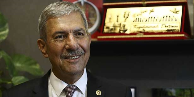 Bakan Demircan acillerde 'k�rm�z� ���k' projesini tan�tt�