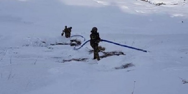 Van'da PKK'lıların su hattı çektiği 5 sığınak bulundu