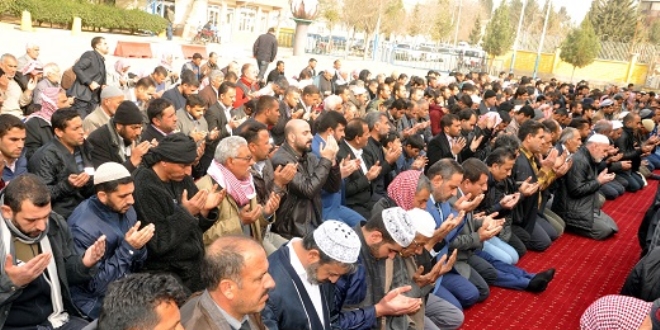 Şanlıurfa'da cuma namazı sonrası yağmur duası yapıldı