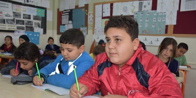 Suriyeli boyac� �ocuk okullu oldu