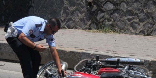 Konya'da bariyere çarpan motosikletli öldü