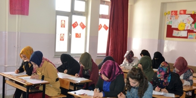 Belediyeden öğrencilere 'umre' ödülü