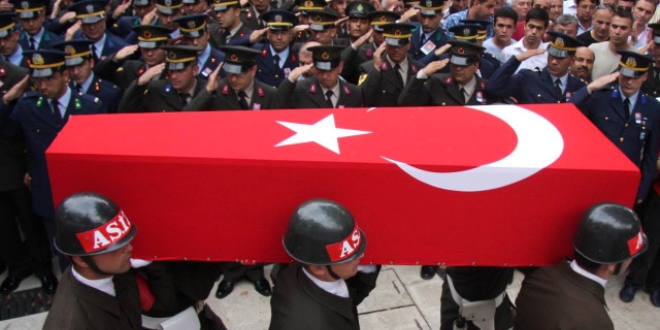 ehit asker Blent Alp'in cenazesi Adana'ya uurland