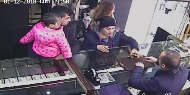 Sahte altın bozdurmak isteyen çocuklu çift, yakalandı
