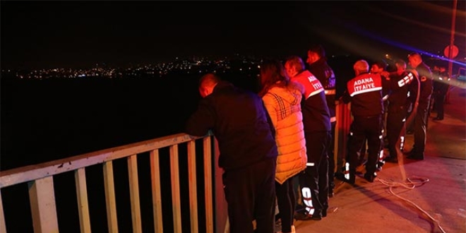Gece yarısı korkunç olay: Seyir halindeki taksiden atlayarak...