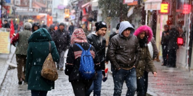 Edirne'de yln ilk kar ya balad