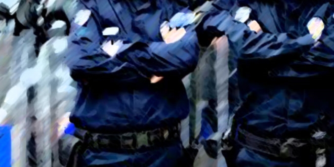 Hem dur ihtarına uymadı, hem polisi FETÖ'yle suçladı