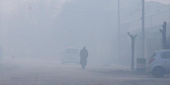 Ağrı'da yoğun sis ulaşımda aksamalara yol açtı