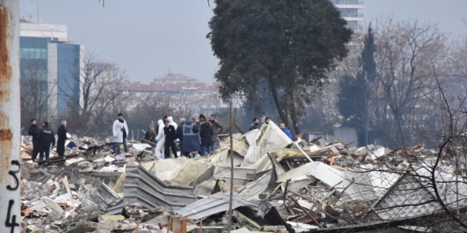 stanbul'da Nakliyeciler Sitesi ykmnda ceset bulundu