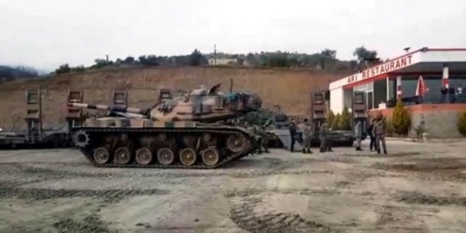 Suriye sınırına askeri sevkiyat devam ediyor