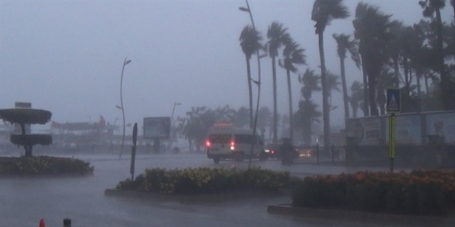 Meteorolojiden denizlerde fırtına uyarısı