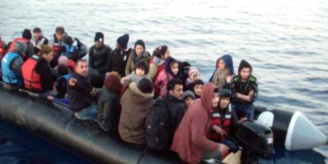 Ege Denizi'nde yasa d geiler: 56 kaak gmen yakaland