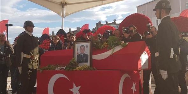 Şehit Yüzbaşı Odabaşı'yı 4 bin kişi uğurlandı