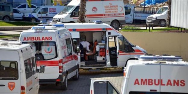 Hasta yaknlarndan ambulans ofrne yumruklu saldr