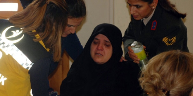 Şehit annesi madalya töreninde rahatsızlandı