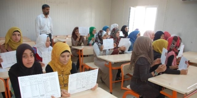 Suriyeli 600 binin �zerinde ��renci karne alacak