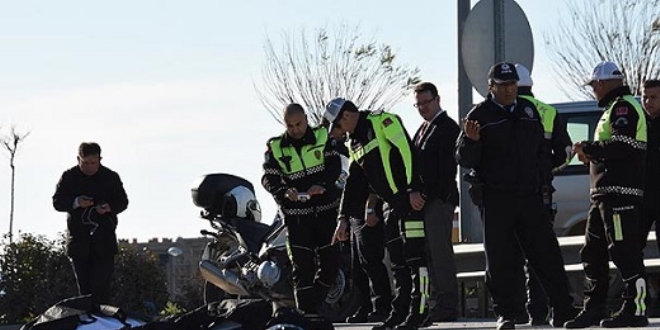 Cezaevi nakil arac� ile �arp��an motosikletteki �ift ya�am�n� yitirdi